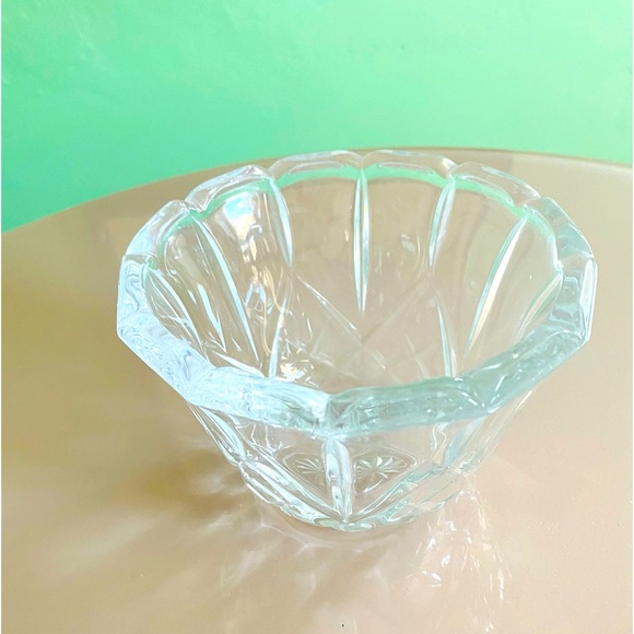 Vintage Small Crystal party-serving Dish in mint condition - Picture 5 of 8